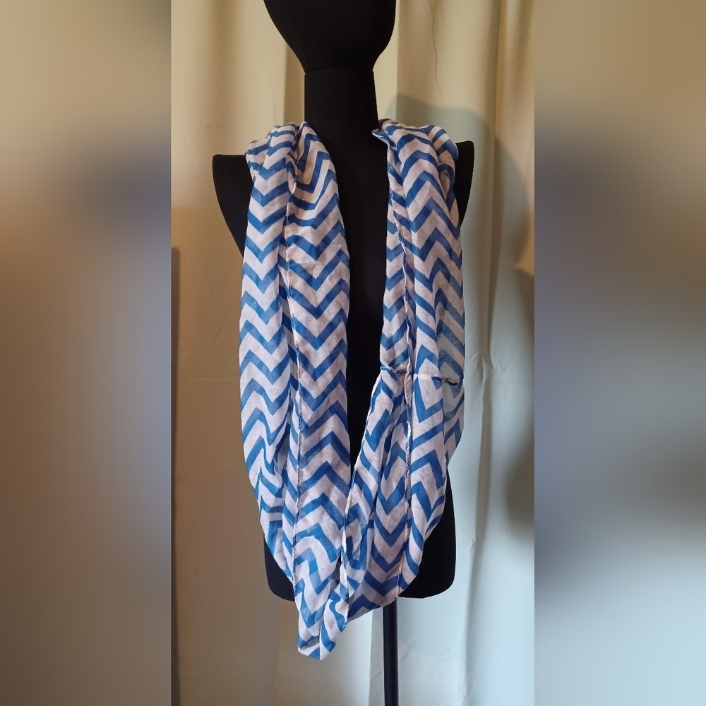 Blue White Chevron Infinity Scarf - Picture 2 of 2